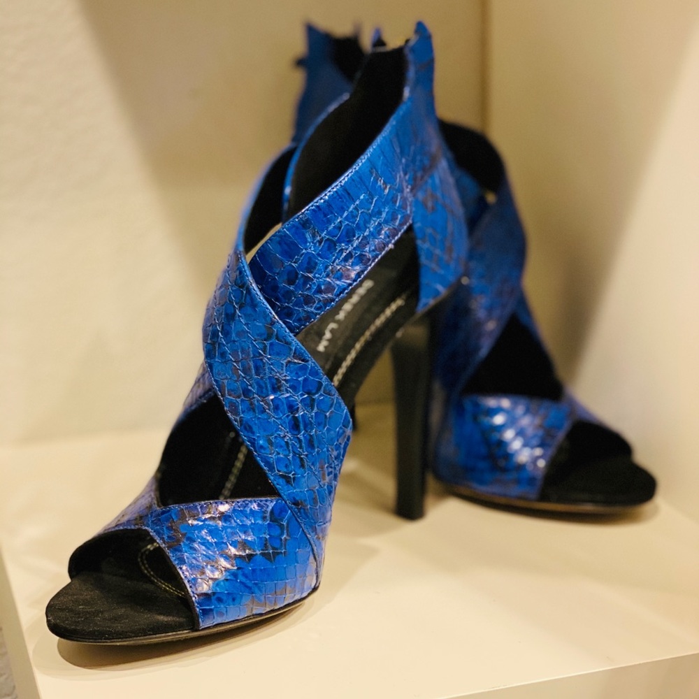 NEW - DEREK LAM Blue and black snakeskin shoes